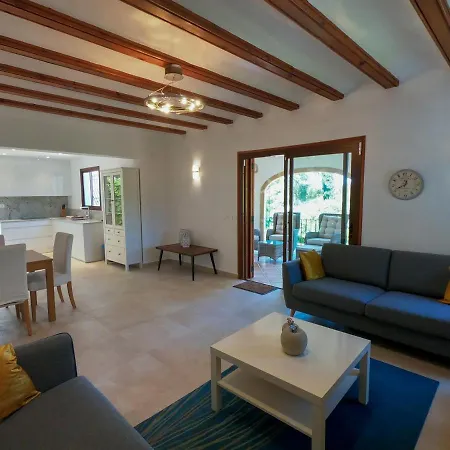 Newhappyhouse Victoria Javea